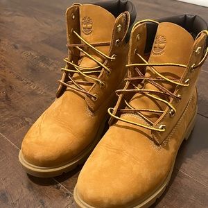 Women’s Timberland Boots - US 8